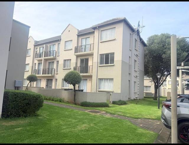 2 BEDROOM APARTMENT FOR SALE IN KLIPPOORTJIE